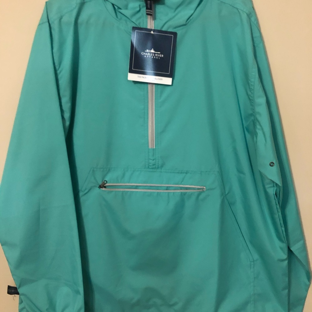 NWT Charles River mint pack n go